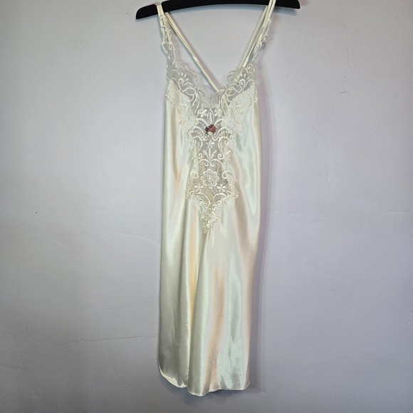 Expressions by California Dynasty beautiful VINTAGE bridal nite gown & robe set - Picture 16 of 16